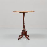 1084 8192 PEDESTAL TABLE